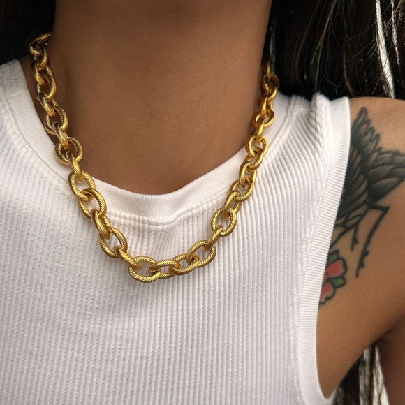 18K Gold Plated Chunky Link Chain Necklace*Toggle Closure*Twisted Chain*Bold Y2K - Picture 4 of 4